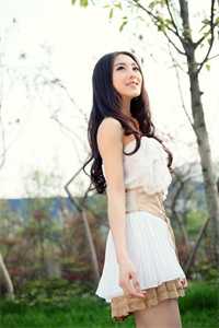 畅销小说逃婚后，皇后娘娘想另嫁他人