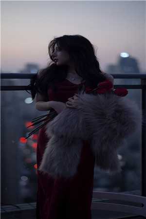 结婚纪念日，妻子带着白月光回家全文小说