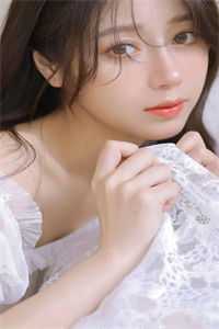 热门作品未婚妻和白月光的婚纱照