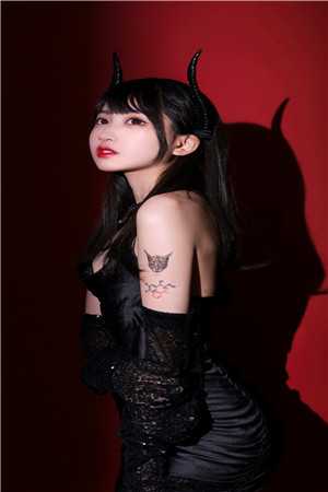 傻狍子穿成京圈文恶毒女二主人公叫