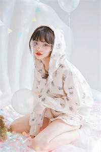 重生后，黑蛇前夫向我姐姐求婚热门