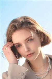 中元节晚上，村长找上门推荐