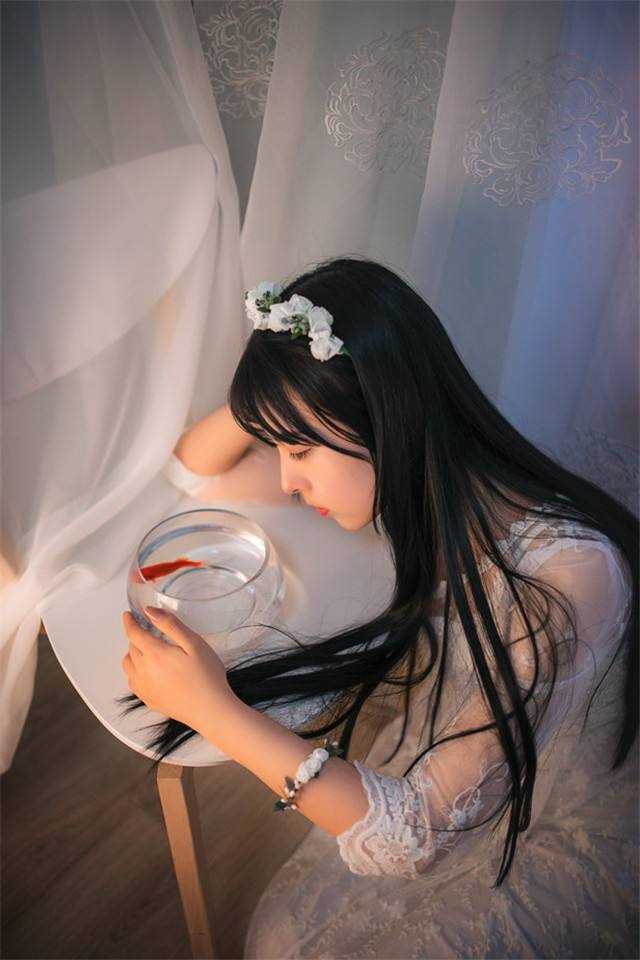 变心的女人比草贱是什么