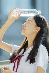 国庆拯救被婚闹的女儿浏览