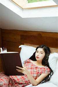 穿进虐文？男配手撕剧本把我宠上天无删减版