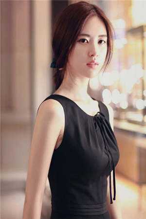 我用花瓶通古今叶沐沐战启胤前文+后续