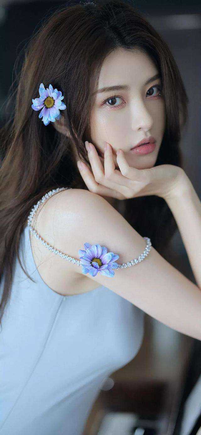 我的后备箱里被塞了个女网红已完结版