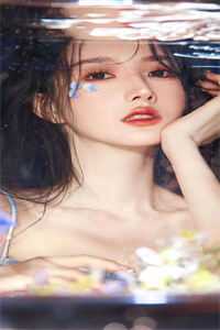 穿成废柴圣子,女帝哭着要嫁我主角是