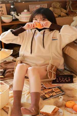 为留住皇后娘娘，陛下开始用男色了完结+番外