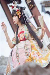 为留住皇后娘娘，陛下开始用男色了完结+番外