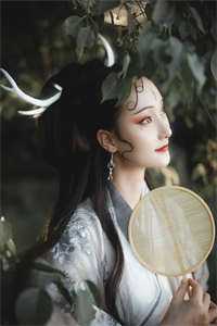 快穿：万人迷社恐又把剧情整崩了柳折枝魔尊