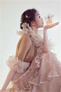 逼我隐退后，双胞胎竹马歌神一夜封麦了。江沐泽江心屿