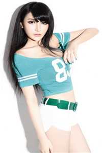 女友穿着婚纱去看男神演唱会李橙筱筱