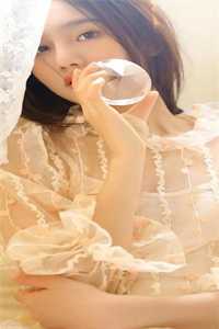 婚礼上，我披着婚纱走向了竹马沈妄李年悦