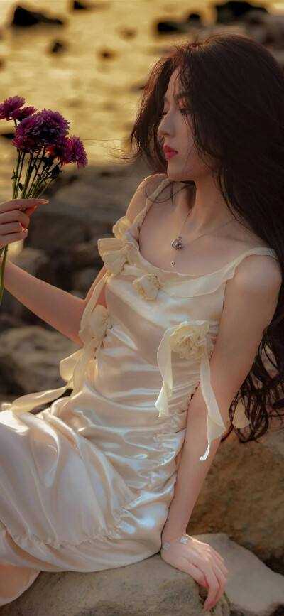 来如飞花散似烟小说全文免费阅读郭超凡李雪薇