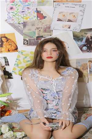 女帝在上，穿越者他真的很迷人完结版小说全章节目录阅读