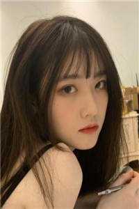 朱唇轻启吻芳华