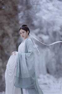 权明赫沈毓灵穿成炮灰女主后，引诱了疯批暴君小说全文免费阅读