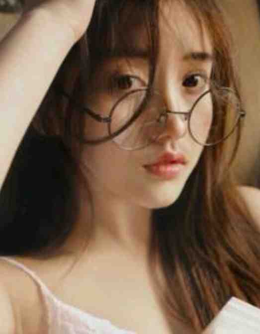 梁珩沈芳菲的小说万人嫌傻庶女成了太子妃，全家悔疯了