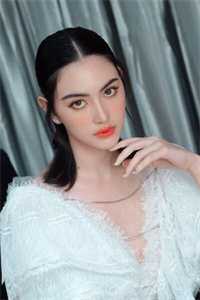 渝成正郝玉玲写的小说结婚五十年，丈夫和初恋成了网红夫妻