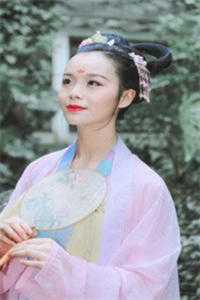 雨轻风色暴，从此芳菲歇傅云起洛嘉