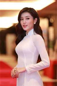 被逼裹小脚后,嫡女杀疯了小说玥玥芸夫人完结版