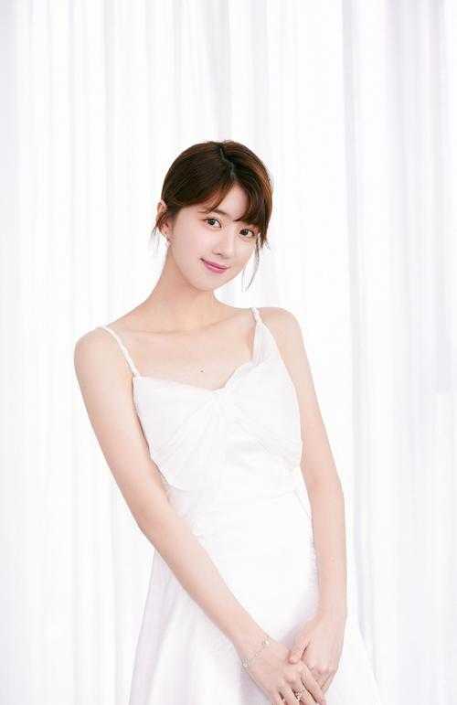 方子辰叶诗函的小说买下女儿幼儿园后，女儿被开除了