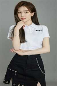 杨吱吱沈重的小说女友嫌弃我坐经济舱,却不知我能让飞机掉头
