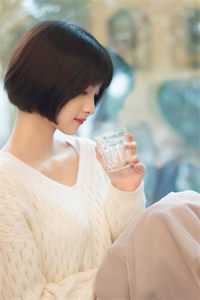 许安言阿川写的小说订婚宴上，未婚妻和男助理官宣了全文阅读