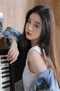 张易安柳絮儿感君一回顾，思君朝与暮小说