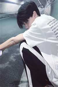 她为燃烬春色来纪疏雨盛时洲