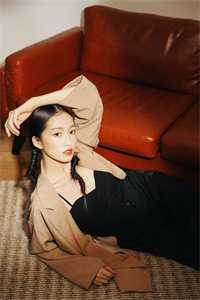 穿越后，我和国民女神成了队友小说苏星月林烟