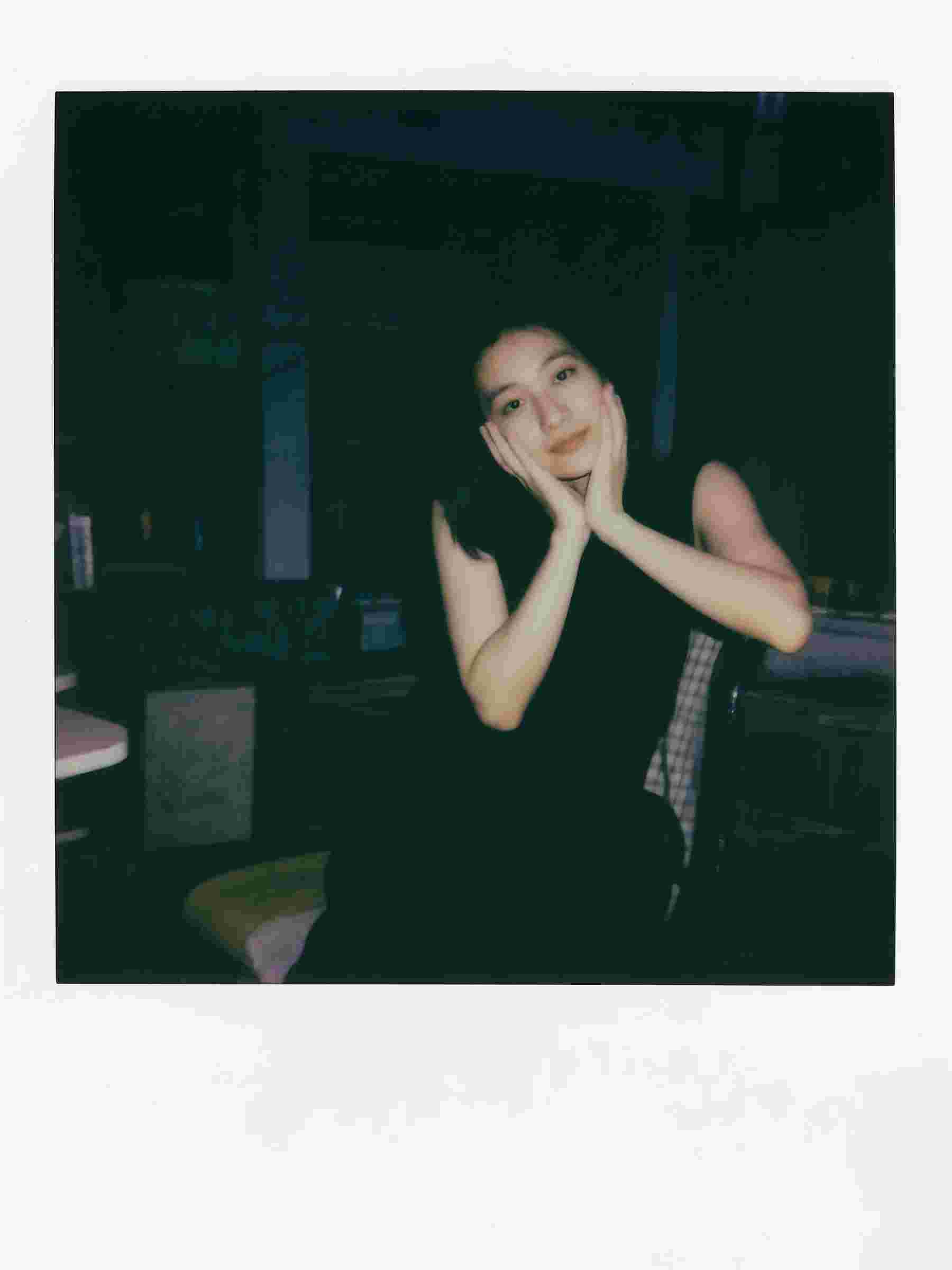 冷酷杀手穿成寡妇后致富养娃