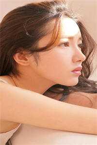 宫斗哪有吃瓜香?遮羞布条全扒光