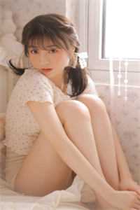 她穿越进宫后,咸鱼翻身变团宠全文小说