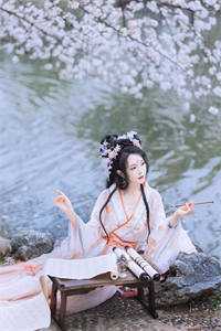 精品小说都市：我被富婆青梅宠上天