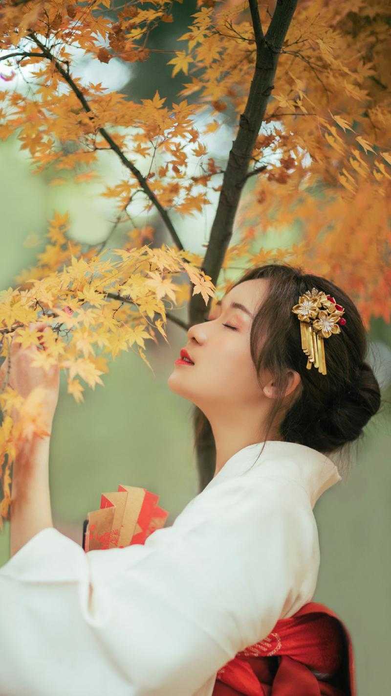 精选篇章宣布单身后,前夫哥夜夜堵门