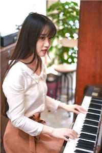 在港综世界和顶级美女谈恋爱全本小说阅读