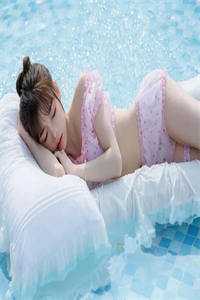 穿成明君心尖宠，众妃谄媚我开摆畅读精品