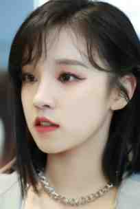 从老妇重回少女，她誓死不嫁侯府畅销小说