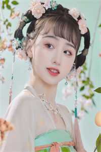 文章精选炮灰逆袭：末世大佬穿书成后娘