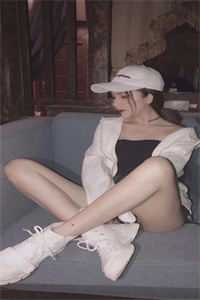 精修版重生后，大佬在校园成国民女神