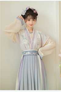 热门作品被捕入狱后，未婚夫带着新科技参加审判