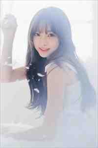 短篇小说他，恶毒炮灰，总被疯批们亲哭