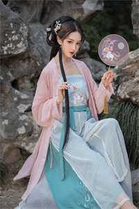 精品推荐新婚夜，阴骘暴君要爬床