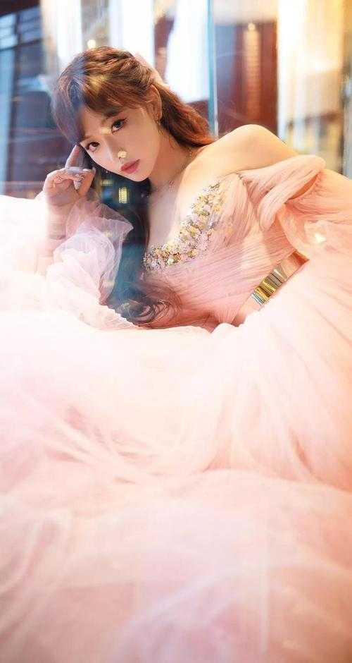 精品推荐暗恋成真，我和女神先婚后爱