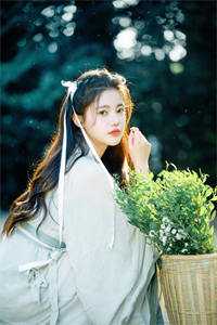 闪婚豪门首富后，他送我亿万家产